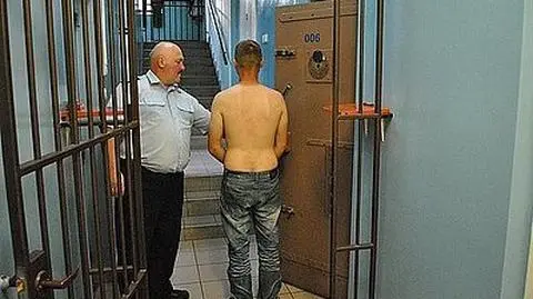 Włamał się do baru, ugotował golonkę i... wpadł