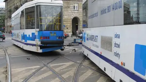 Tramwaj "wyskoczył" 
z szyn
