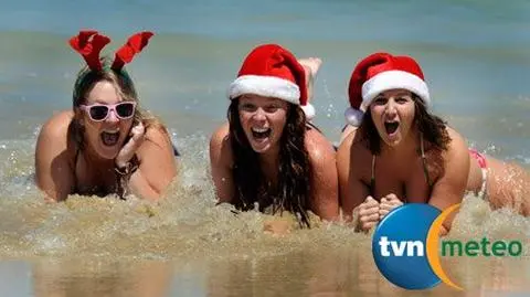 Śnieżynki w bikini, Mikołaj na desce