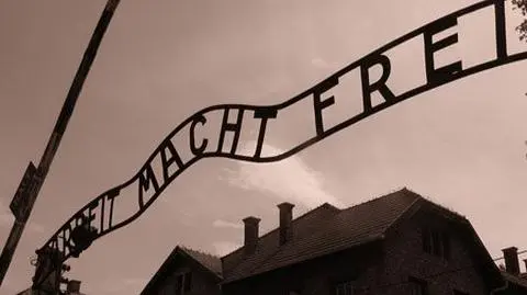 Powiesił sobie "Arbeit macht frei" na ganku