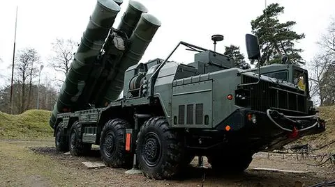 S-400 dozbroją Turcję. Nagranie archiwalne: rosyjskie systemy rakietowe doratły do Syrii  