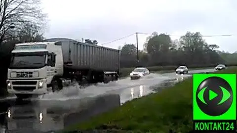 Anglia po ulewach. Drogi pod wodą