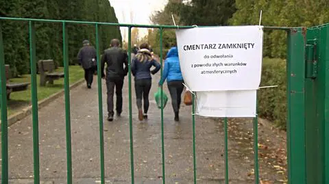 Miejskie cmentarze zamknięte w Gdańsku. Przez silny wiatr