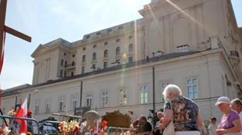 „Najlepsze upamiętnienie to pogrzeb na Wawelu”