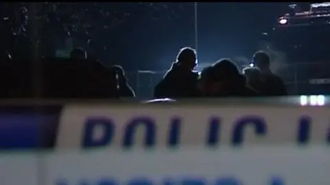 Członkowie gangu zabójców zostali zatrzymani przez policję w lutym 2007 roku (wideo archiwalne)