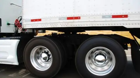 Z 3 promilami za kierownicą tira. Myślał, że jest w Holandii