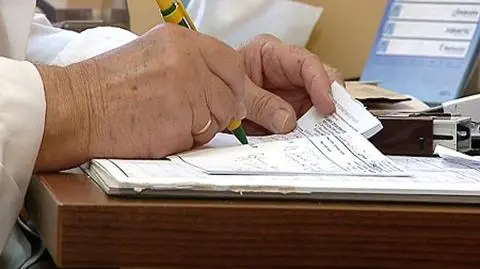 Nie musi zwracać 50 tys. zł. Lekarz wygrał proces z NFZ