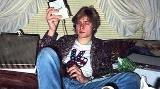 Kurt Cobain w swoim rodzinnym domu w Aberdeen, zanim zrobił karierę