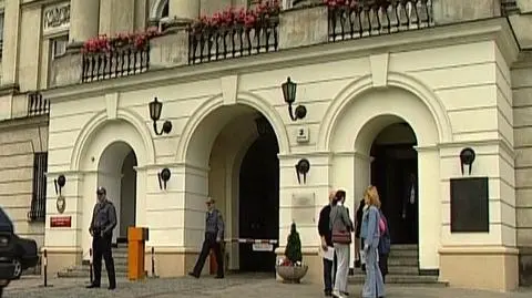 Policjanci zawłaszczyli mieszkania