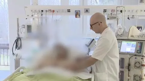 Body temperature at 22 degrees Celsius. A man has been rescued from a deep hypothermia