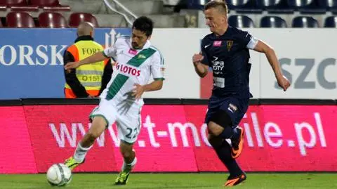 Mecz przyjaźni? Nie na boisku. Hit ostatnich niepokonanych