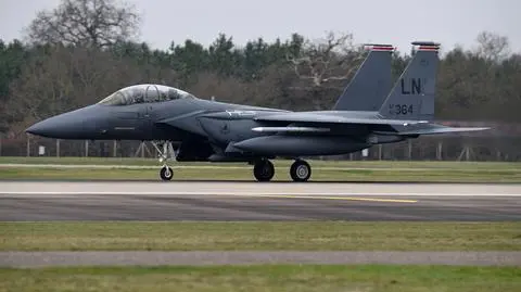 Amerykańskie myśliwce F-15E Strike Eagle w drodze do Polski
