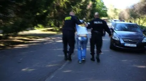 25-latek, po zatrzymaniu, trafił na obserwację psychiatryczną