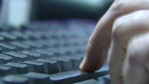 Polacy w czołówce internetowych śmieciarzy