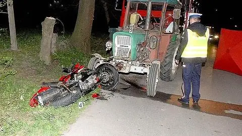 Motocyklista zderzył się z ciągnikiem rolniczym. Zginął na miejscu