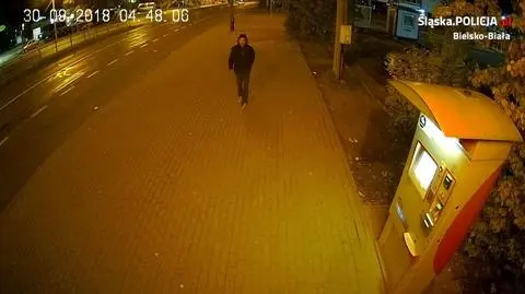 "Obezwładnił w centrum miasta 59-latkę, usiłował zgwałcić". Szukają mężczyzny z nagrania