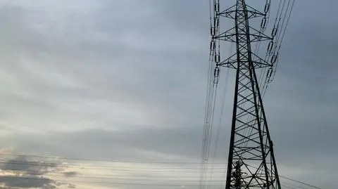 15 tys. gospodarstw na Pomorzu bez prądu. 
Najwięcej interwencji po burzach w Elblągu