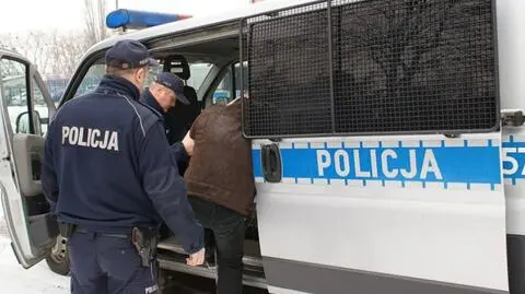 Chował się przed policją za komodą. Tak wpadł "Oława"