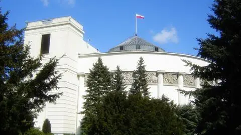 Blisko 10 mln zł na odprawy dla posłów