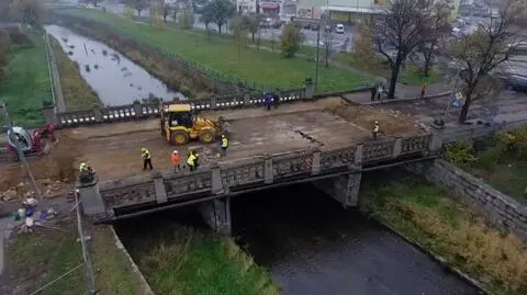 Dzierżoniów: 200 kilogramów trotylu znalezionych podczas remontu mostu