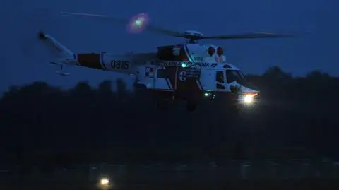 Nie chciał lecieć do szpitala bez żony