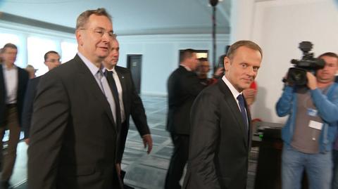 Premier ma kłopoty z taśmami