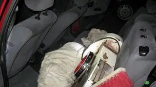 W samochodzie znaleźli m.in. 4,5 kilograma substancji o działaniu podobnym do ekstazy