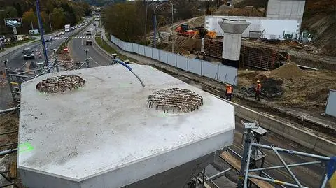 Przywracają ruch przy budowie przystanku PKM. Na Wszystkich Świętych