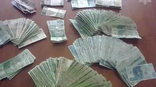 Zatrzymany mężczyzna miał gotówkę w plecaku