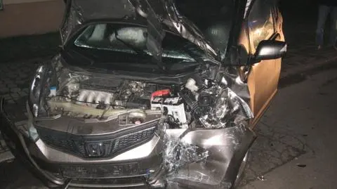 Pijany zderzył się z autobusem. Trzyletnie dziecko w szpitalu