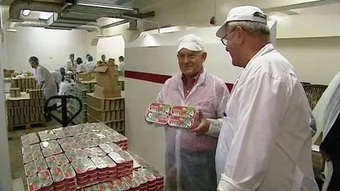 Miller szuka głosów. W przetwórni ryb