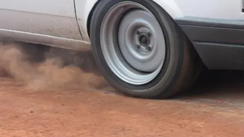 Kradł paliwo, bo chciał pojeździć za darmo 