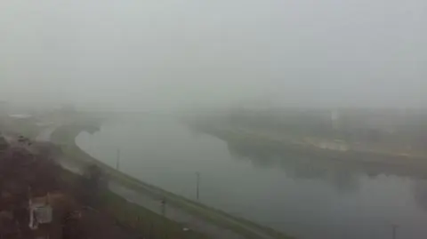 Mgła utrudnia pracę na krakowskim lotnisku