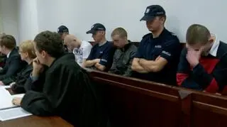 Sąd Apelacyjny w Krakowie uchylił w piątek wyrok skazujący trzech nastolatków na kary 6, 5 i 4 lat więzienia