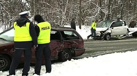 Samochód w poślizgu, sześć osób w szpitalu