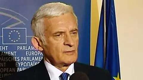 Buzek porozmawia 
 z Barroso o Smoleńsku