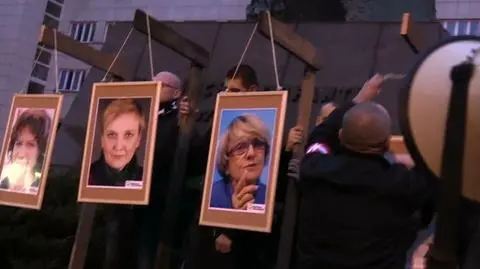 Photos of MPs hanging on gallows