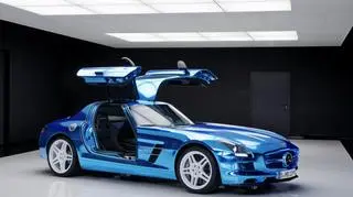 Na salonie samochodowym w Paryżu zadebiutował właśnie Mercedes SLS Electric Drive