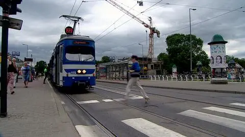 Nastolatek został ugodzony nożem w tramwaju (Wideo z dnia 10.06)