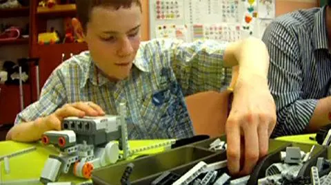 Choć jest niewidomy, konstruuje i programuje roboty