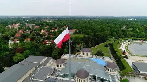 Dzień Flagi. Flaga zawisła na Iglicy
