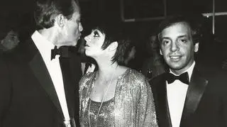 Projektant mody Halston, piosenkarka Liza Minnelli i jeden z założycieli Studia 54, Steve Rubell podczas imprezy w klubie w 1978 roku