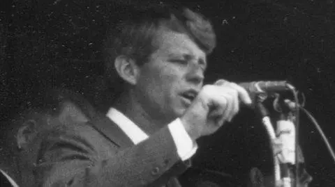 Zabójca Kennedy'ego zostaje w więzieniu