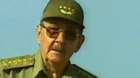 Kuba wpuszcza komputery