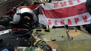 Działacz Prawego Sektora na Majdanie (zdjęcie z 22 lutego 2014 roku)