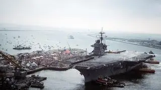 USS Saratoga powraca do USA z Pustynnej Burzy. Jeden z ostatnich akordów kariery okrętu