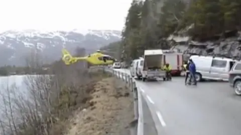 Pilot popisał się niebywałym kunsztem. Wysadził lekarza na barierce