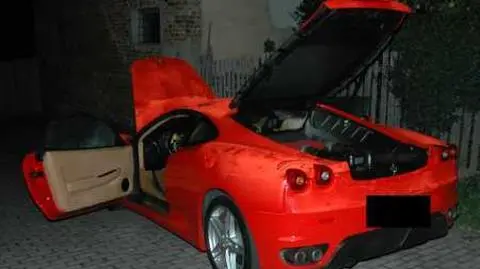 Ferrari skradzione w Grecji, odnalezione w Bogatyni