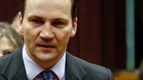 Sikorski: Kaczyński zaszantażował premiera
