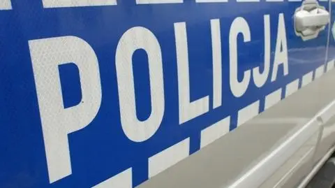 "Ruszył w kierunku funkcjonariuszy, wymachując tasakiem"